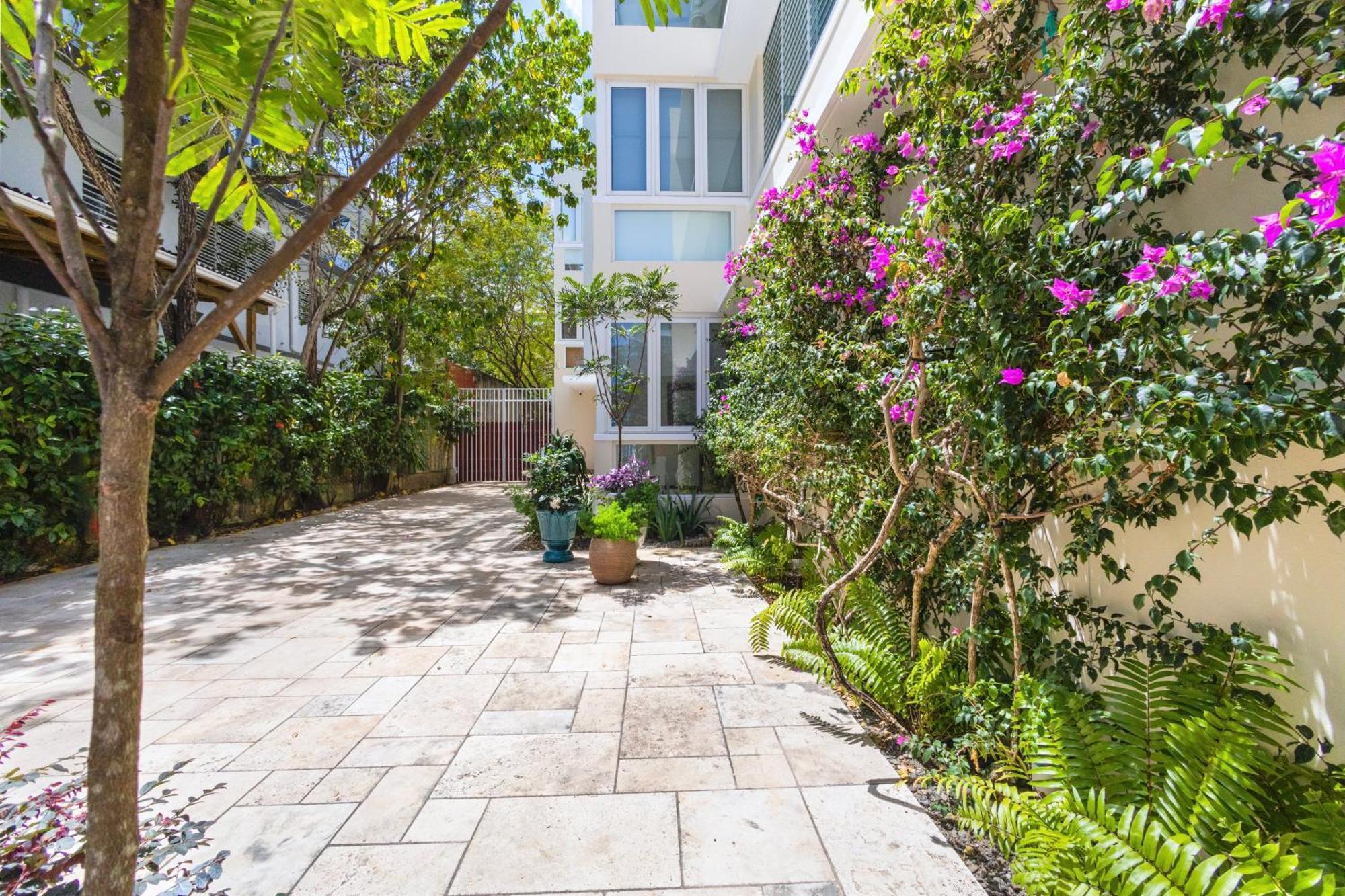 Appartement Hidden Gem In Miramar- Power Generator- Parking à San Juan Extérieur photo